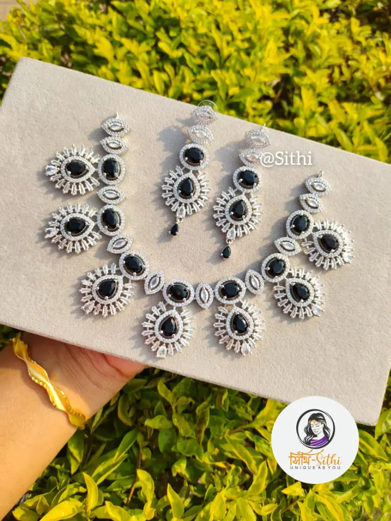 Elegant Pear Diamondcut Necklace Set